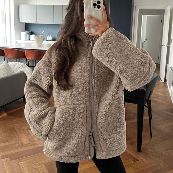 LAST! H&M Teddy Bear Faux Shearling Jacket - Picture 1 of 6